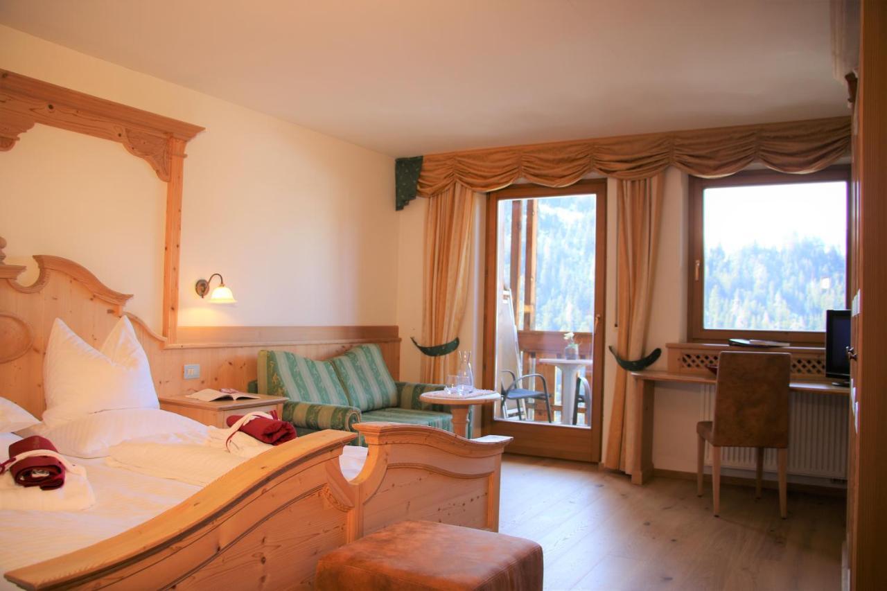 Hotel Alpenrose Dolomites Ла-Валле Экстерьер фото
