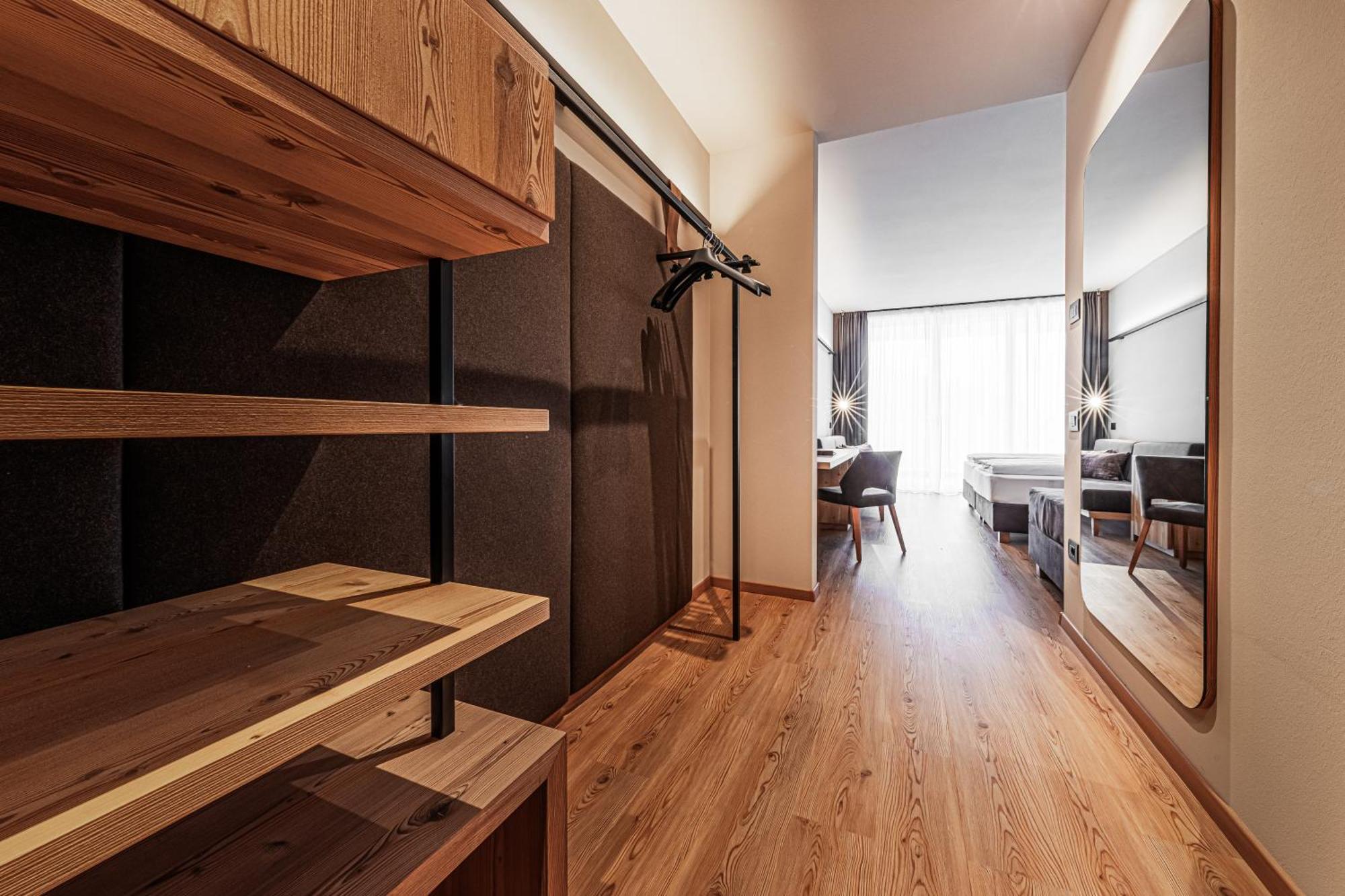 Hotel Alpenrose Dolomites Ла-Валле Экстерьер фото
