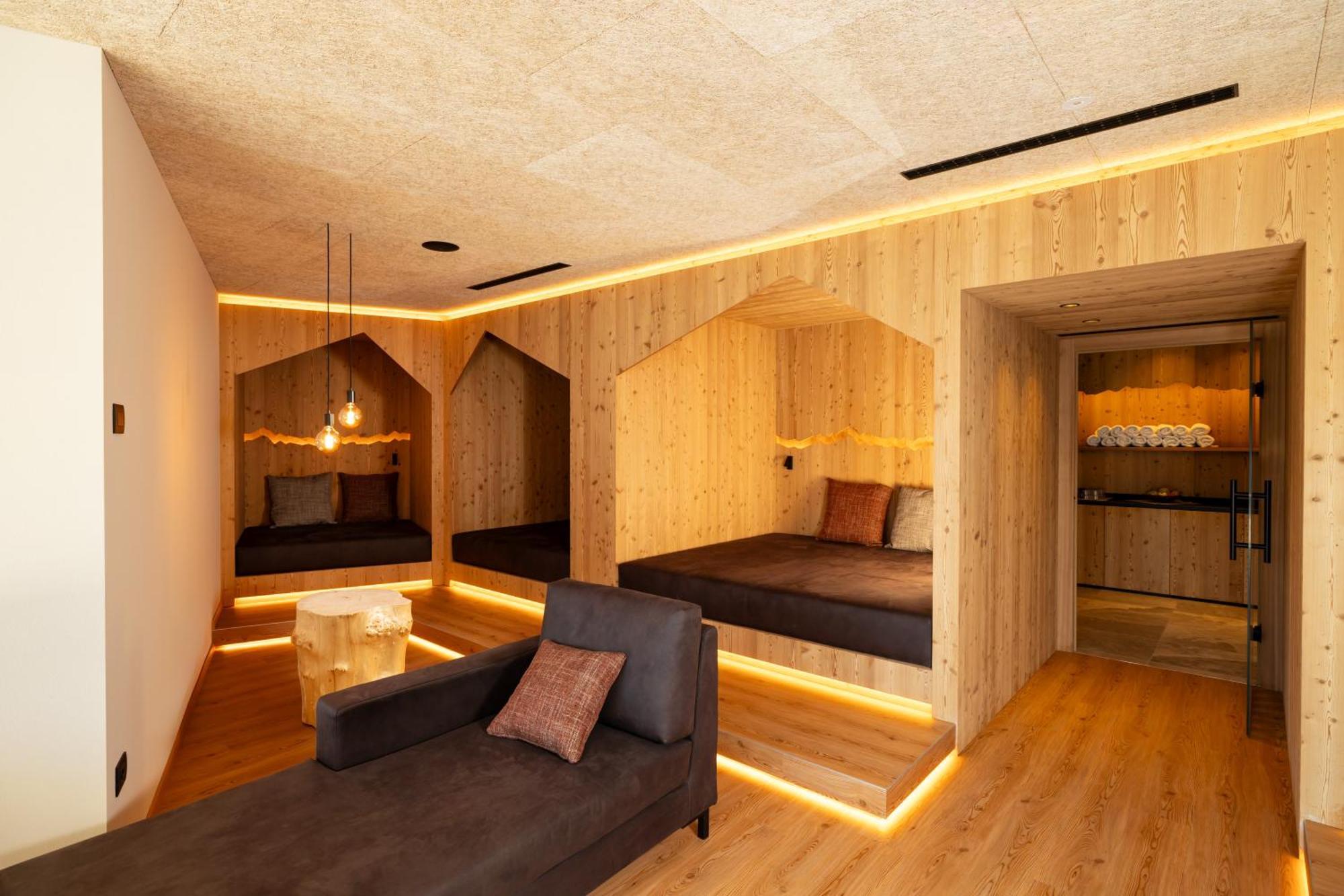 Hotel Alpenrose Dolomites Ла-Валле Экстерьер фото