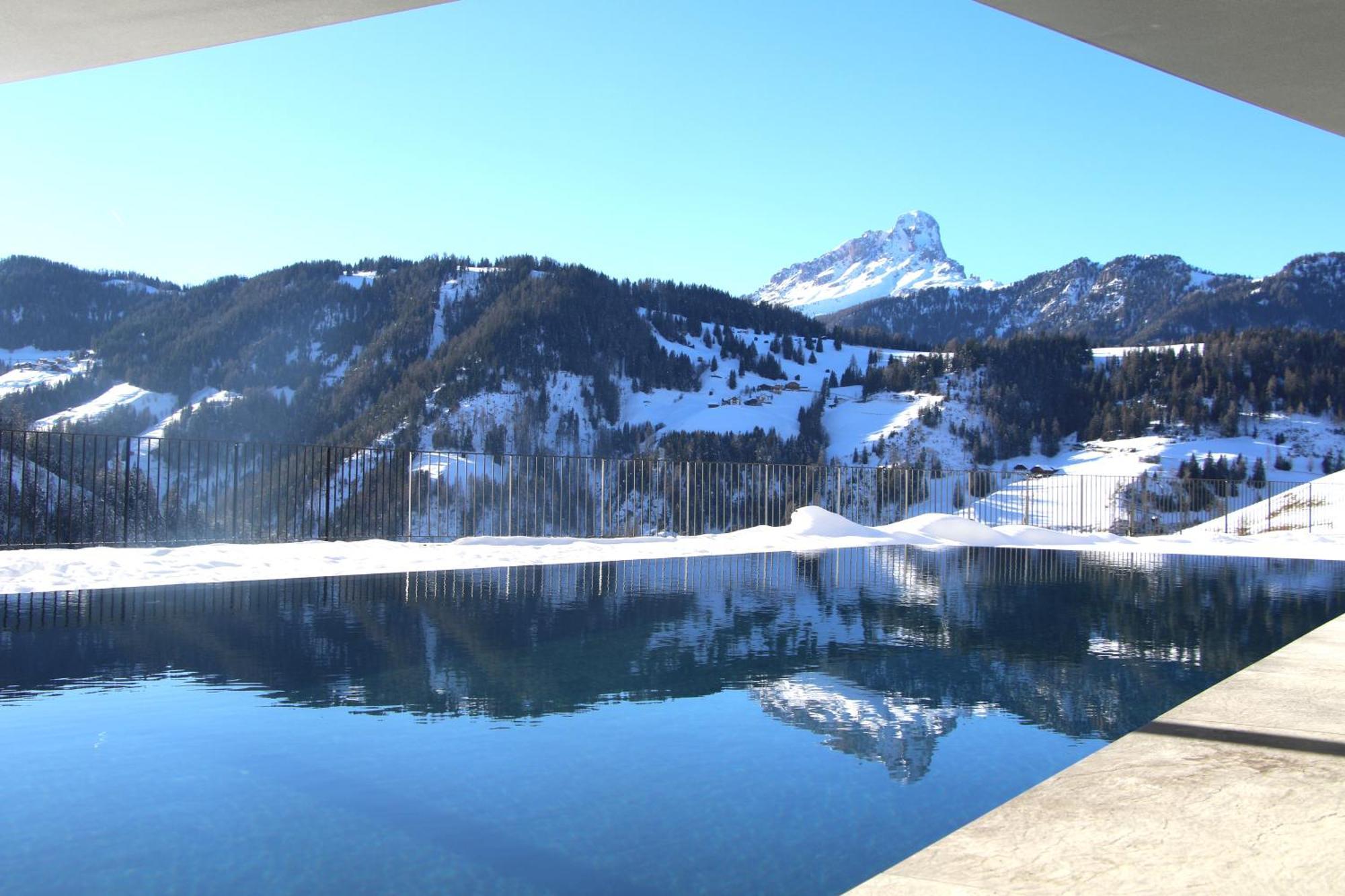 Hotel Alpenrose Dolomites Ла-Валле Экстерьер фото