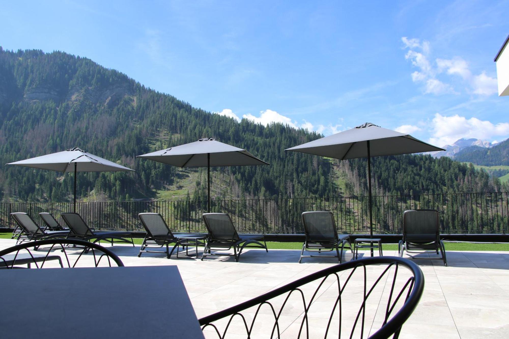 Hotel Alpenrose Dolomites Ла-Валле Экстерьер фото
