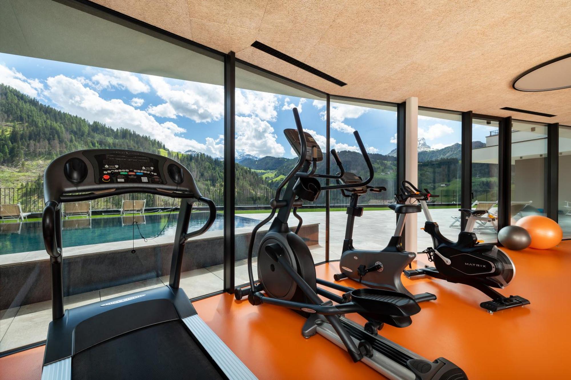 Hotel Alpenrose Dolomites Ла-Валле Экстерьер фото