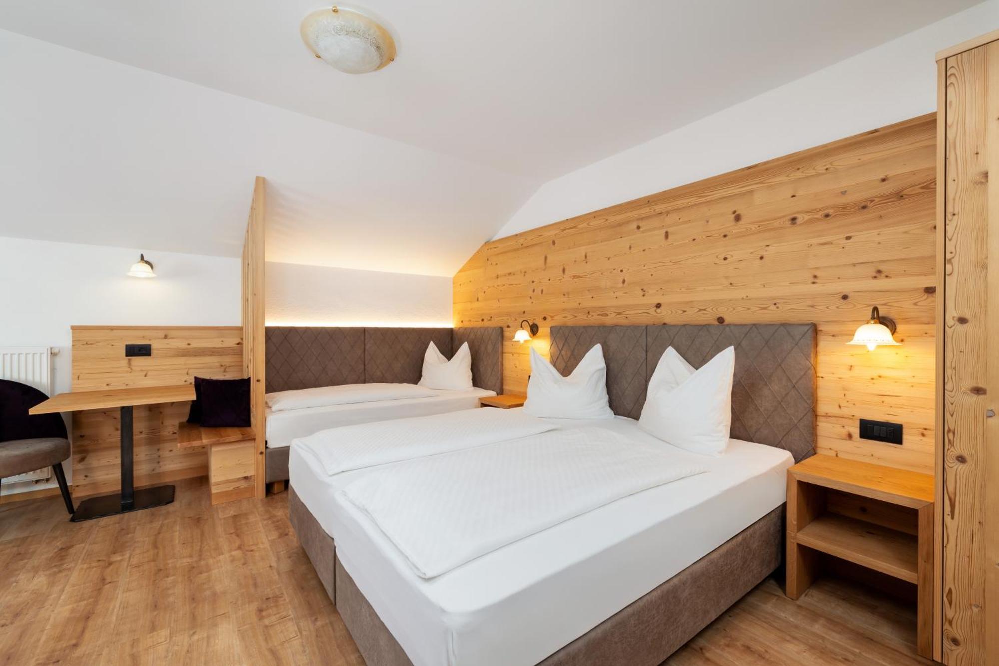 Hotel Alpenrose Dolomites Ла-Валле Экстерьер фото