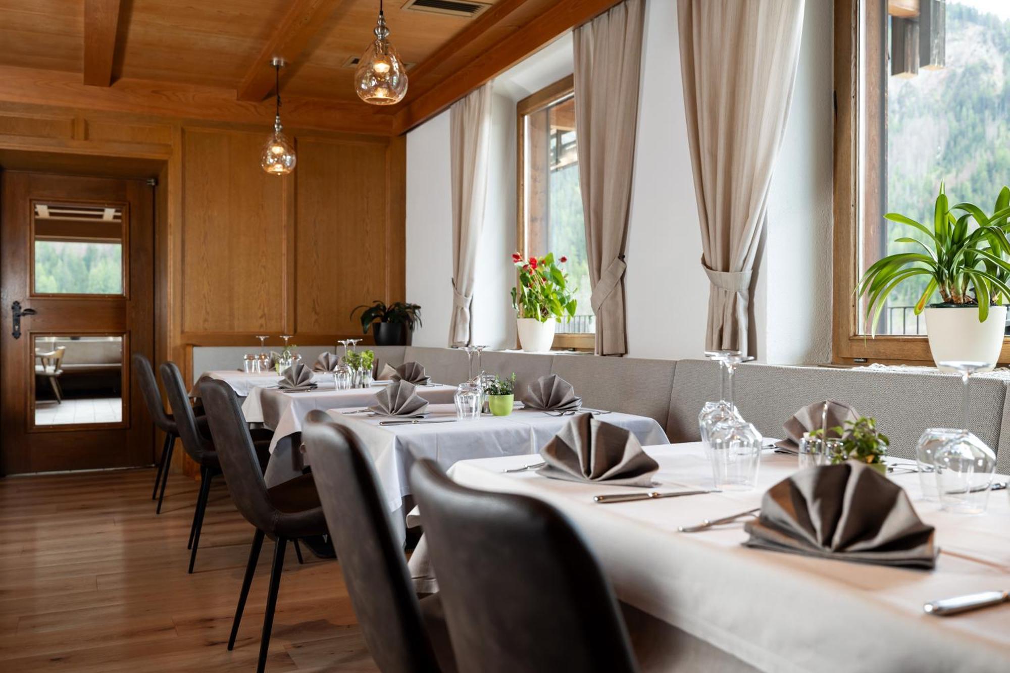 Hotel Alpenrose Dolomites Ла-Валле Экстерьер фото
