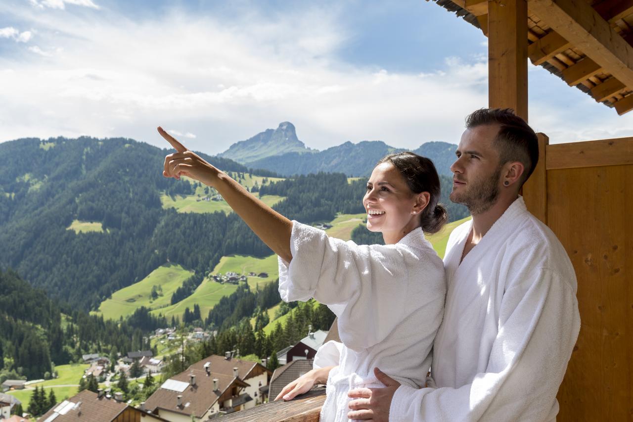 Hotel Alpenrose Dolomites Ла-Валле Экстерьер фото