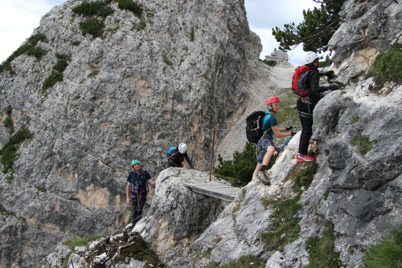 Hotel Alpenrose Dolomites Ла-Валле Экстерьер фото